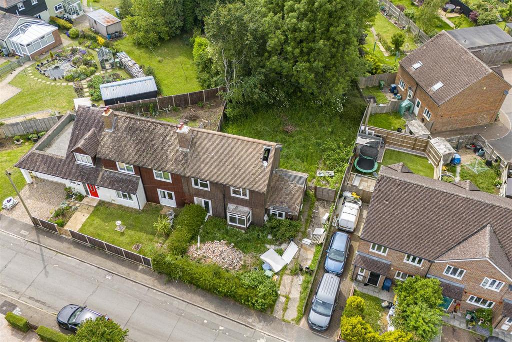 2 Elizabeth Road, HP14 3 QT-2.jpg