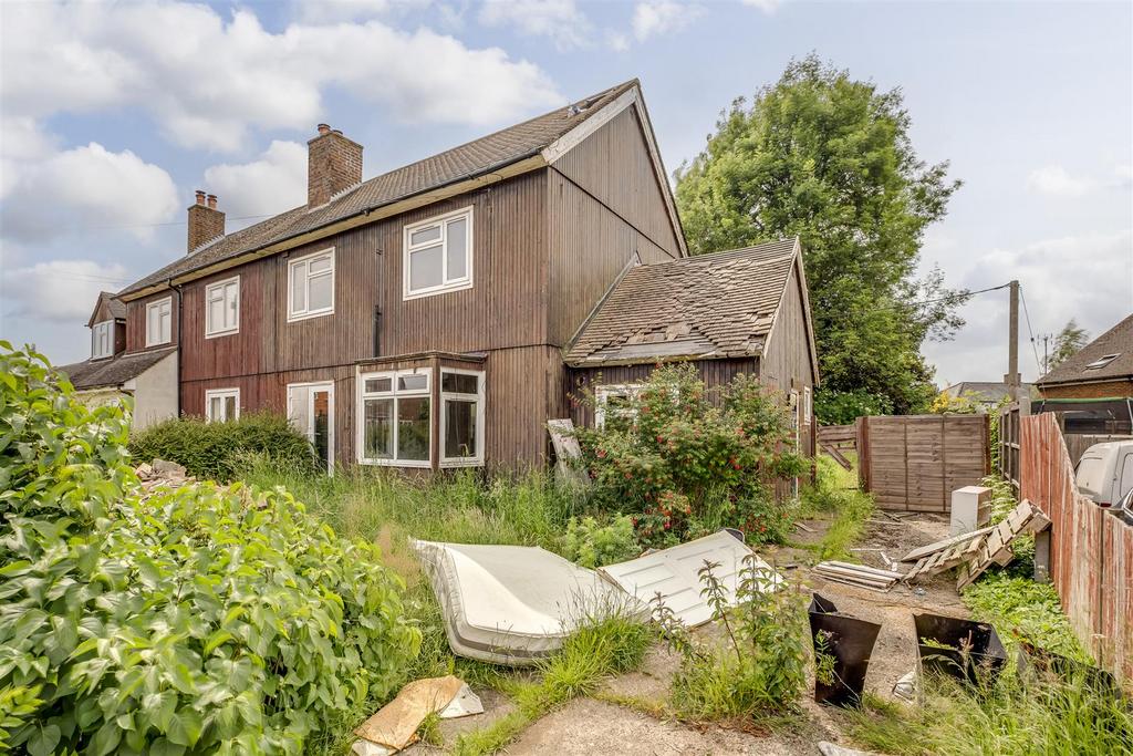 2 Elizabeth Road, HP14 3 QT-5.jpg