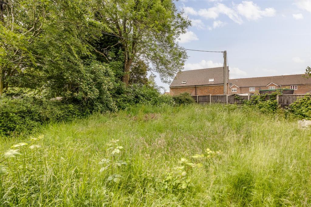 2 Elizabeth Road, HP14 3 QT-7.jpg