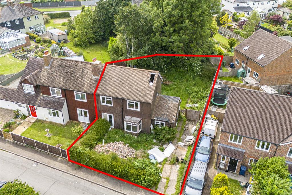2 Elizabeth Road, HP14 3 QT-4.jpg