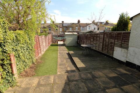 11 Vickers Road, Erith, DA8 1PH
