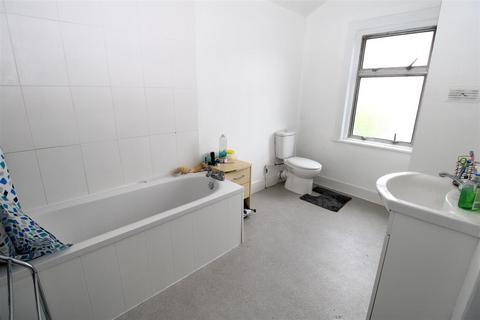 11 Vickers Road, Erith, DA8 1PH