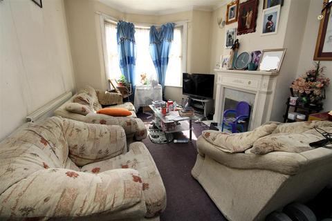 11 Vickers Road, Erith, DA8 1PH