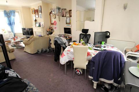11 Vickers Road, Erith, DA8 1PH