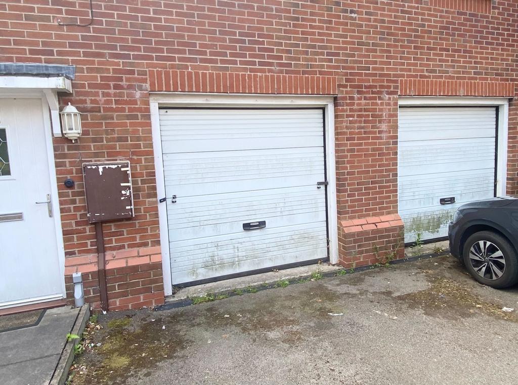 Seperate Garage