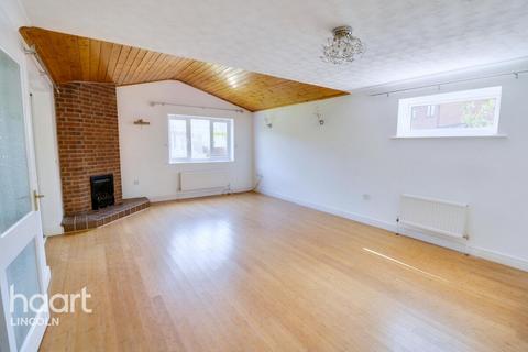 3 bedroom detached bungalow for sale, Windsor Close, Sudbrooke