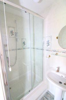 Ensuite to bedroom 1 small