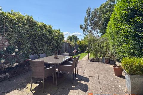 undefined, Spring Gardens, Newark NG24