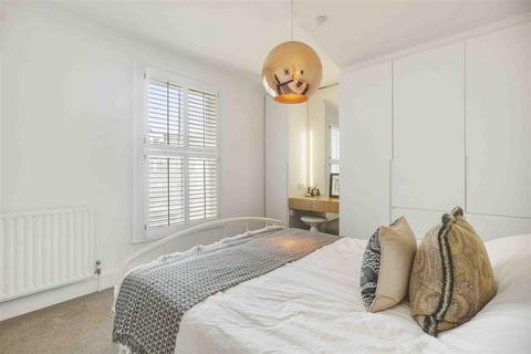 2 bedroom flat for sale, Fulham Road, SW6