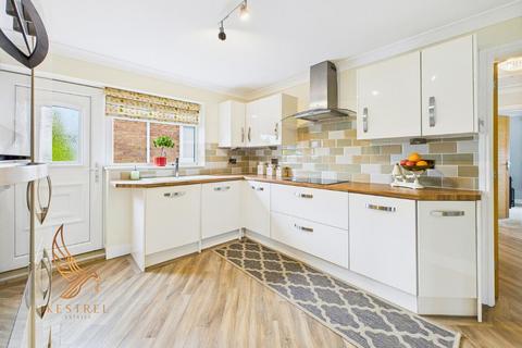 3 bedroom detached bungalow for sale, Pendennis Avenue, South Elmsall WF9
