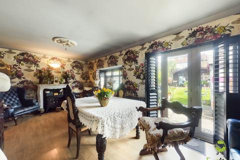 13 Verdun Road, London, SE18 2AN