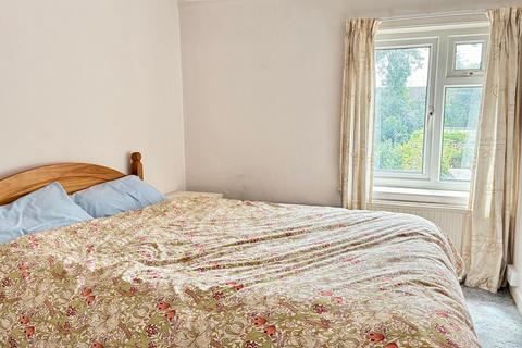 65 Taylor Road, Ashtead, KT21 2HZ