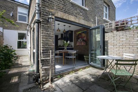 3 Relf Road, London, SE15 4JS