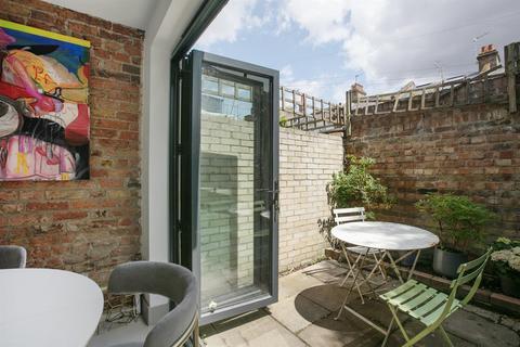 3 Relf Road, London, SE15 4JS