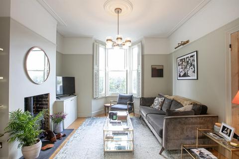 3 Relf Road, London, SE15 4JS