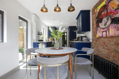 3 Relf Road, London, SE15 4JS