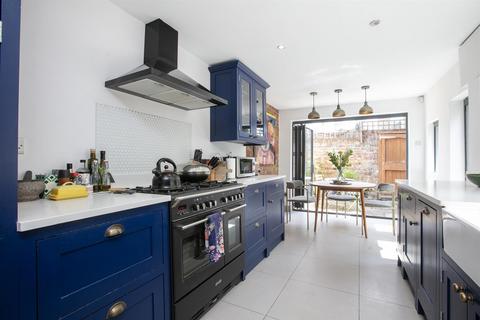 3 Relf Road, London, SE15 4JS