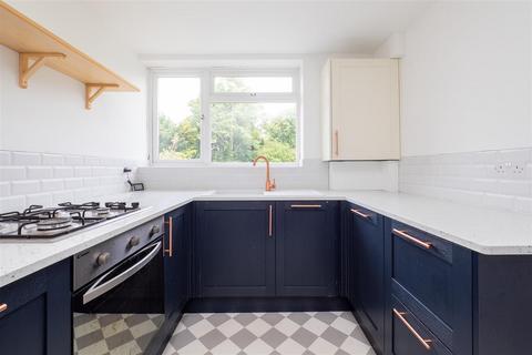 2 bedroom apartment for sale, Albion Road, Sutton