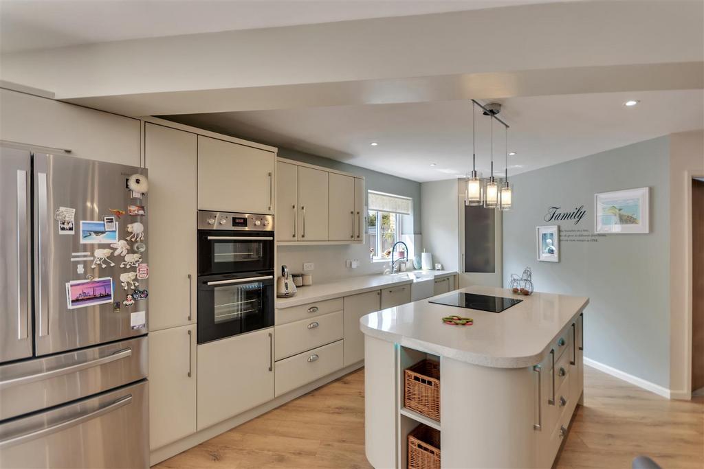 Kitchen/Dining Room/Lounge