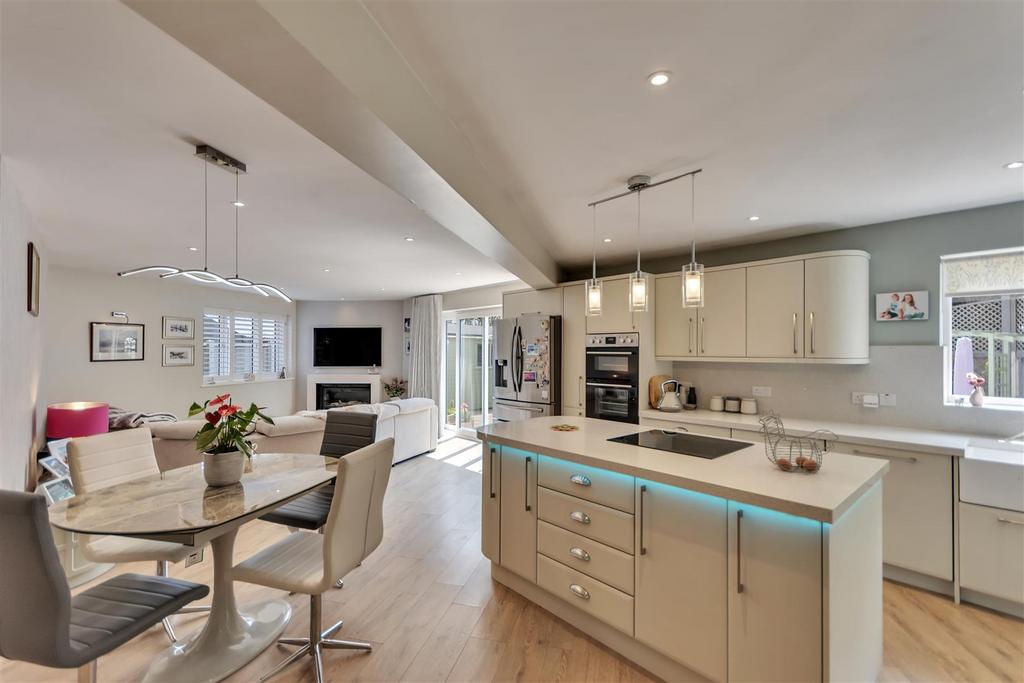Kitchen/Dining Room/Lounge