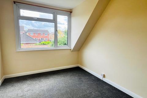 2 bedroom terraced house to rent, Helens Close, Gloucestershire GL51