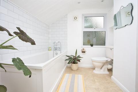 40 Pavilion Road, Folkestone, CT19 5RL