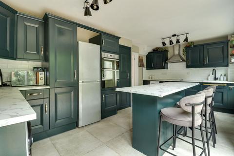 43 Foxwarren, Claygate, Esher, KT10 0JZ