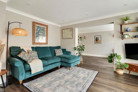 43 Foxwarren, Claygate, Esher, KT10 0JZ