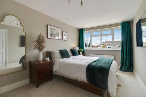 43 Foxwarren, Claygate, Esher, KT10 0JZ