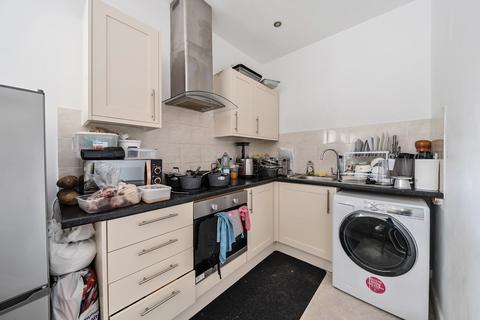 2 bedroom flat for sale, High Street, Hampshire PO12