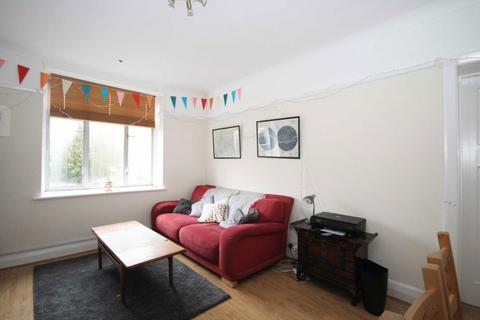 3 bedroom flat to rent, Birkenhead Avenue, Kingston Upon Thames KT2