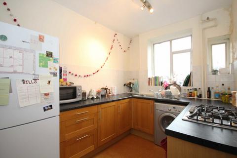 3 bedroom flat to rent, Birkenhead Avenue, Kingston Upon Thames KT2