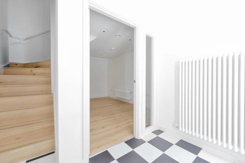 4 bedroom apartment to rent, Orchard Place, Goodluck Hope, London, E14