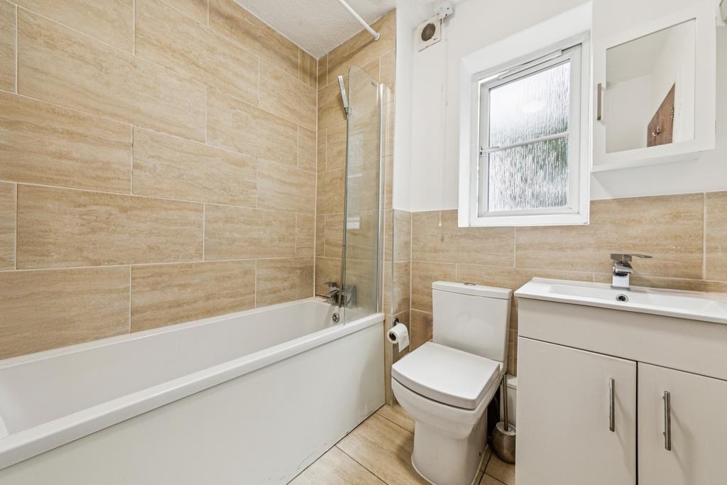 Flat 4 Jasmine Court, 102 Alexandra Road, London,