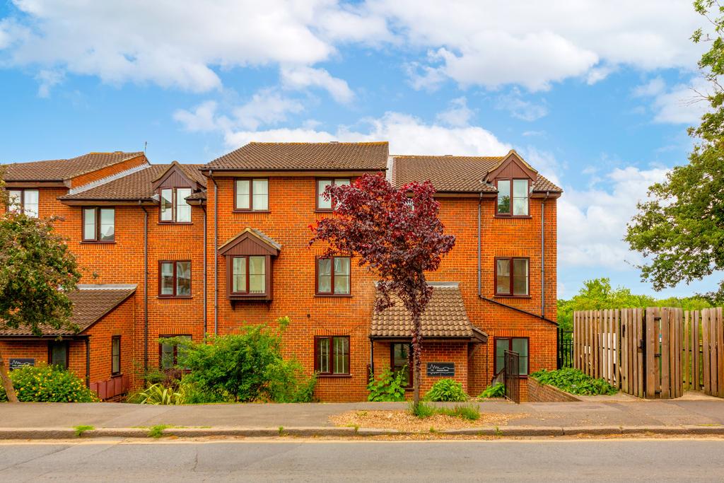 Flat 4 Jasmine Court, 102 Alexandra Road, London,