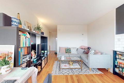1 bedroom flat for sale, Stylish One-Bedroom Apartment with Panoramic City Views Park House, N4