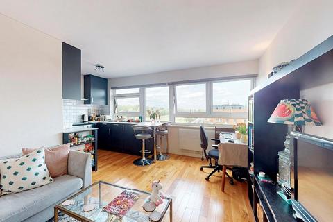 1 bedroom flat for sale, Stylish One-Bedroom Apartment with Panoramic City Views Park House, N4