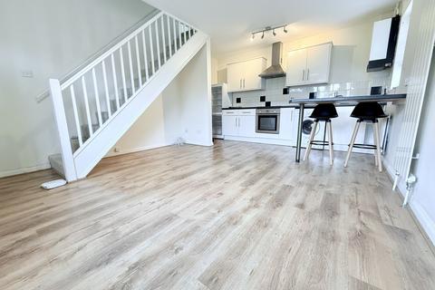 1 bedroom terraced house to rent, Arundel Way, Billericay