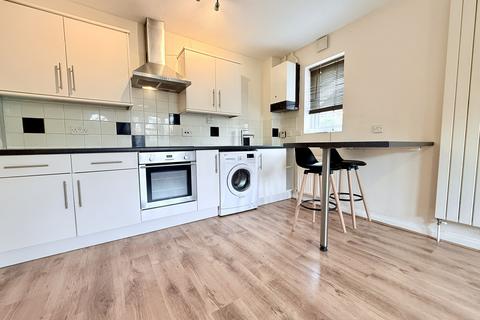 1 bedroom terraced house to rent, Arundel Way, Billericay