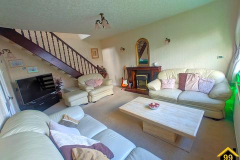 undefined, Cloughs Avenue, Oldham, Lancashire, OL9