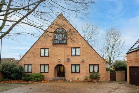 Flat 2, 49 Capstan Way, London, SE16 5HH