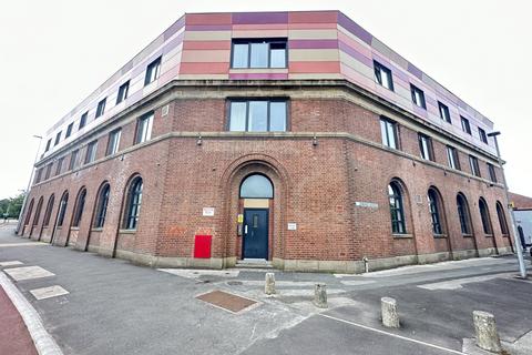 2 bedroom apartment to rent, Trafford road, Salford, Lancashire, M5