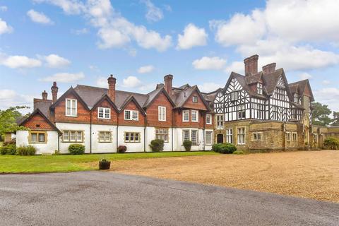 2 bedroom mews for sale, Mews House, Roffey Park, Colgate RH12