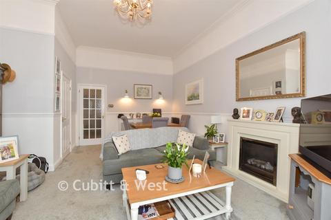 2 bedroom mews for sale, Mews House, Roffey Park, Colgate RH12