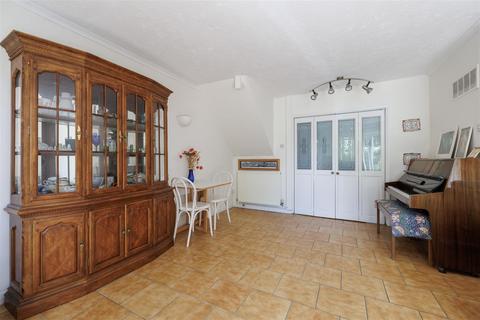 1 The Drive, Reydon, Southwold, IP18 6PN