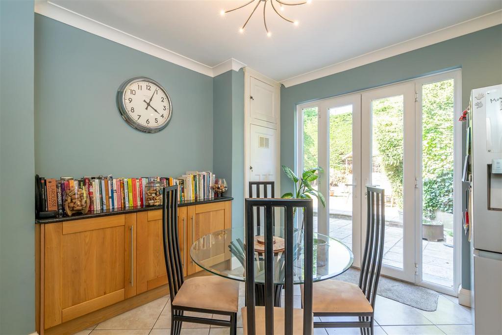 Breakfast Area.jpg