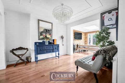 15 Lulworth Road, London, SE9 4DL
