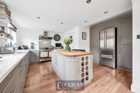 15 Lulworth Road, London, SE9 4DL