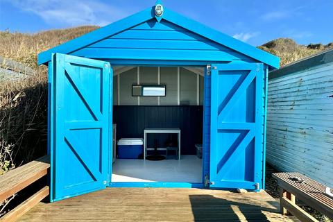 Beach Hut 17, Cliff Road, Milford-On-Sea, Hampshire, SO41