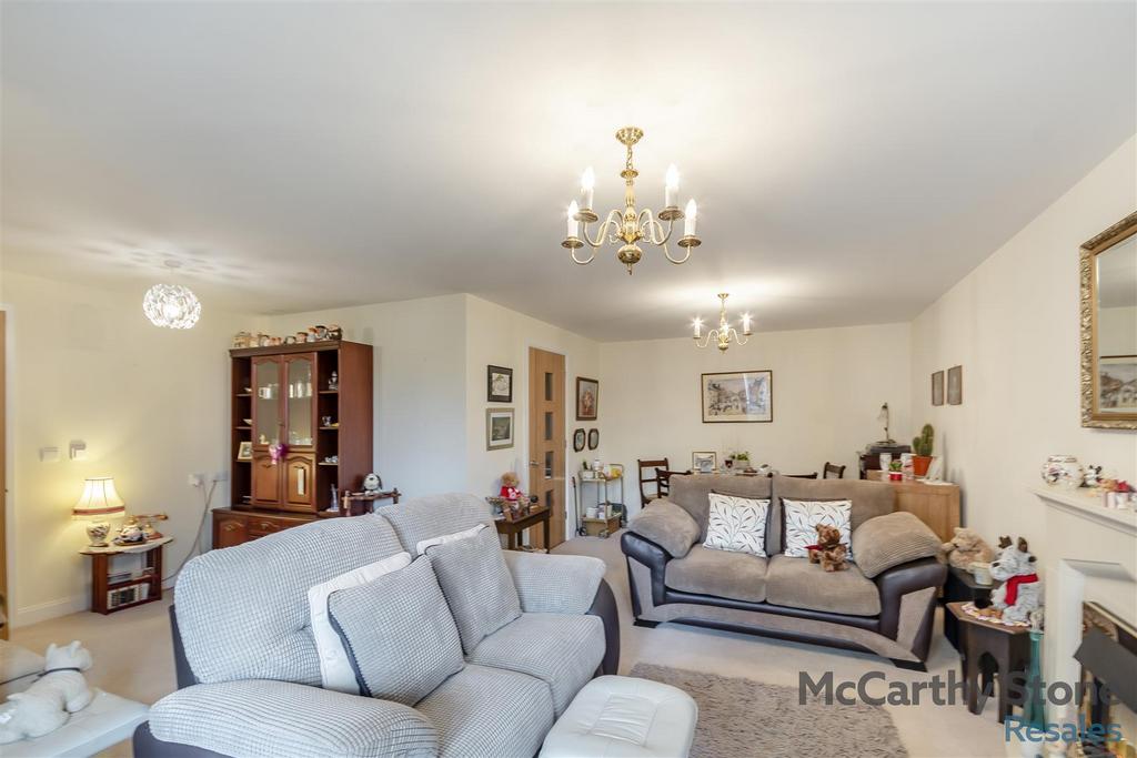 8649566-interior10.jpg